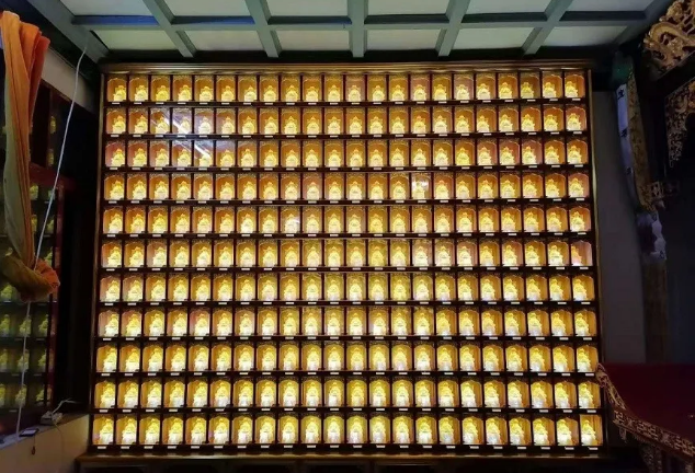 萬佛墻大佛龕尺寸如何計(jì)算,要把握哪幾個(gè)點(diǎn)? 萬佛墻大佛龕尺寸如何計(jì)算,要把握哪幾個(gè)點(diǎn)?