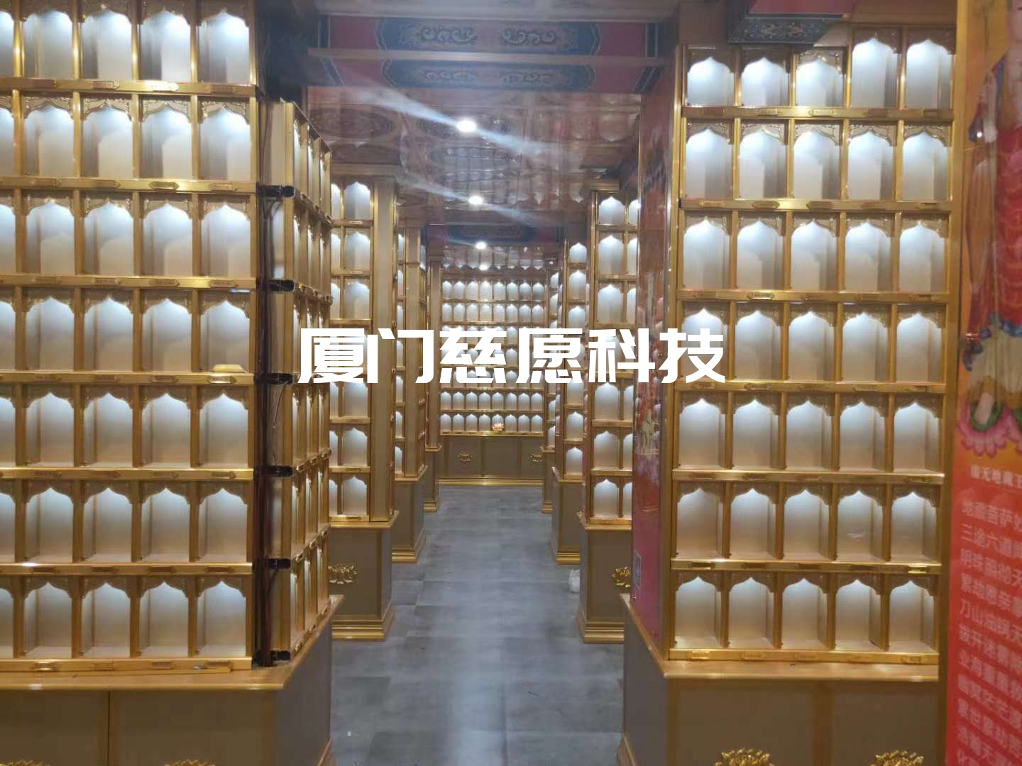鋁合金牌位架價格是？